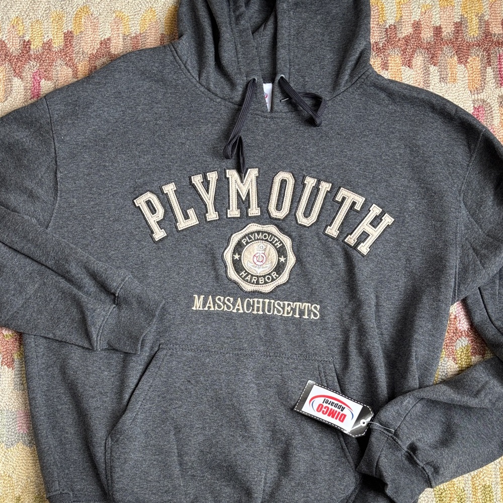 🍦HOST. PICK🍦Plymouth Harbor Massachusetts embroidered Grey Hoodie NWT pockets